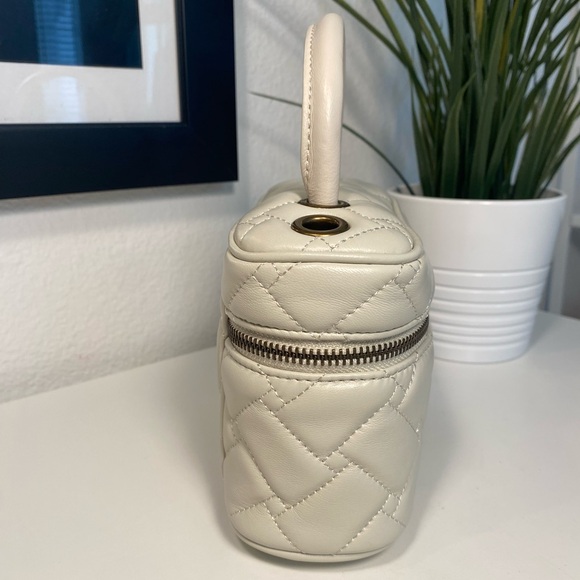 NWT Kurt Geiger Mini Quilted Lambskin Leather Vanity Bag
In Bone - Picture 13 of 16